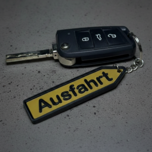 Schlüsselanhänger „Ausfahrt“ – 3D-gedrucktes Autobahn-Schild in Gelb-Schwarz